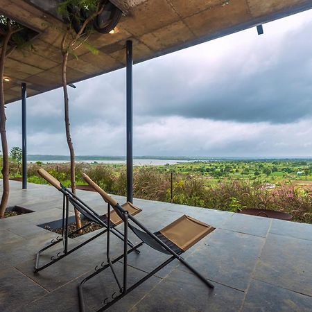 Saffronstays Zen, Igatpuri - Lake-View Villa With Indoor And Outdoor Games 외부 사진