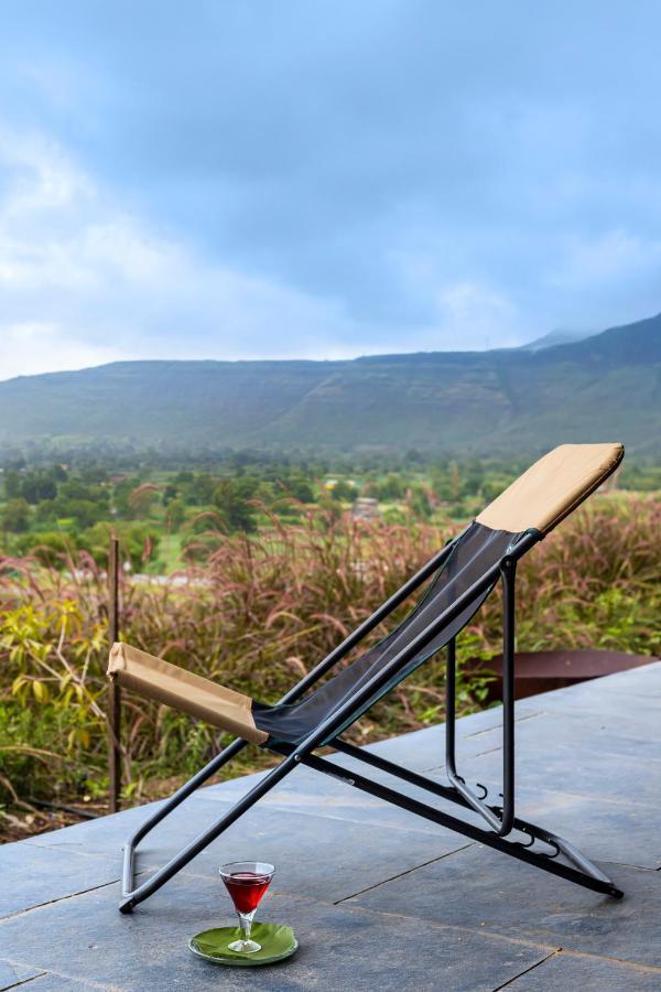 Saffronstays Zen, Igatpuri - Lake-View Villa With Indoor And Outdoor Games 외부 사진