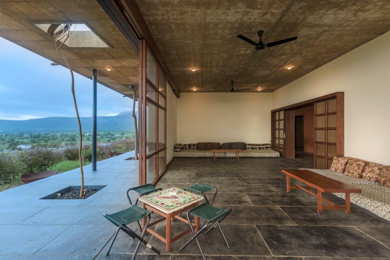 Saffronstays Zen, Igatpuri - Lake-View Villa With Indoor And Outdoor Games 외부 사진