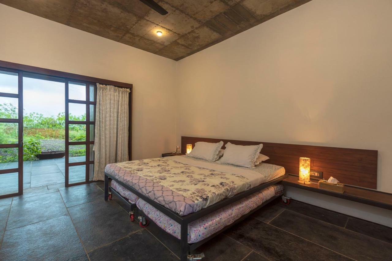 Saffronstays Zen, Igatpuri - Lake-View Villa With Indoor And Outdoor Games 외부 사진